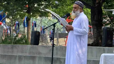 New York'ta Müslümanlar Park'ta Bayram Namazı Kıldı