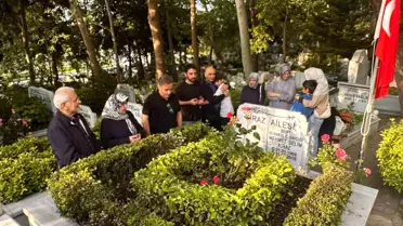 Şehit Savcı Kiraz'ın Babası, Bayramda Oğlunun Kabrini Ziyaret Etti