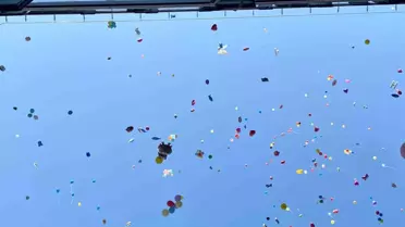 Renkli Balonlarla Moral: Erhan İçin Uçuruldu