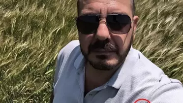 Selfi çekerken tişörtünde çok sayıda kene olduğunu fark etti