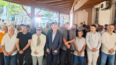 Bakan Bolat, Teyzesinin Cenazesine Katıldı