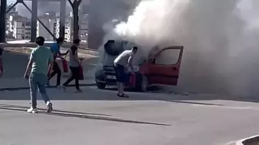 Konya'da Seyir Halindeki Araç Yandı