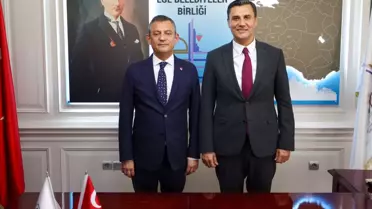 Özgür Özel'den hayatını kaybeden Ferdi Zeyrek'in ardından ilk mesaj: Bir dostu, aklımın ve kalbimin yarısını kaybettim
