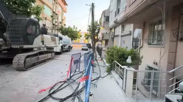 Avcılar'da yıkım sırasında elektrik hatları hasar gördü
