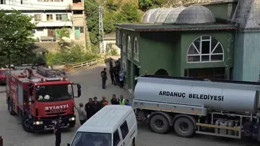 Artvin'de Köylüler Yangını Söndürdü