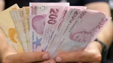 Hükümet, 600 bin kamu işçisi için zam teklifini yarın verecek