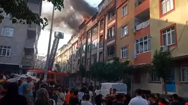 Sultangazi'de Çatı Yangını