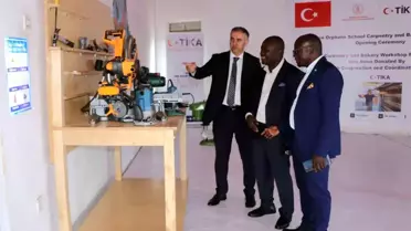 Uganda'da Yetimler İçin Marangozluk Atölyesi Açıldı
