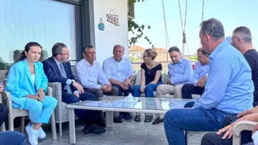 Eski Bakan Kasapoğlu'ndan Ferdi Zeyrek'in Ailesine Taziye Ziyareti