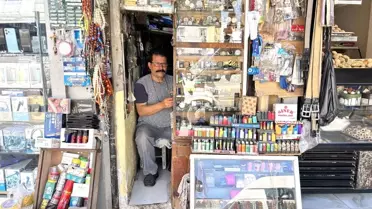 'Çakmak doktoru' baba, 2 metrekarelik dükkanda 3 evladını okutup meslek sahibi yaptı