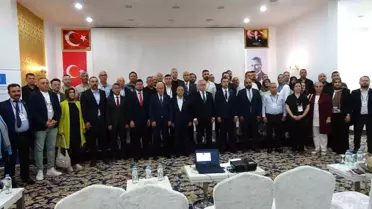 HAK-İŞ Genel Başkanı: Türkiye'de Çalışanlar OECD Ülkelerinin 2-3 Katı Daha Az Pay Alıyor