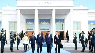 Xi Jinping Kazakistan'dan Ayrıldı