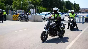 Antalya'da motosikletli polis timlerine güvenli sürüş eğitimi