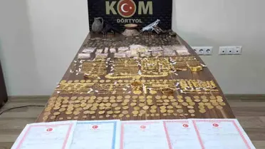 Hatay'da Kuyumcu Operasyonu: Sahte Altın ve Tarihi Paralar Ele Geçirildi