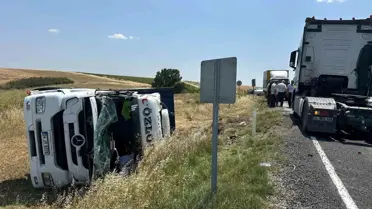 Muratlı'da Tır Devrildi, Sürücü Yaralandı