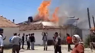 Alaşehir'de Yemek İçin Yakılan Ateş Ev ve Hayvan Damını Yaktı