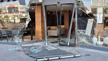 Makas Atan Sürücü Mobilya Dükkanına Daldı