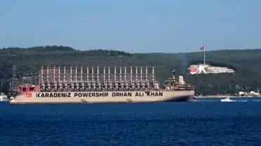 Dev Enerji Gemisi Çanakkale'den Geçti