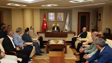 Kocaeli Amatör Spor Kulüpleri Federasyonu Yeni Yönetimi Başkan Büyükakın'ı Ziyaret Etti