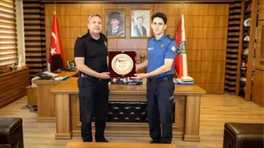 Emniyet Müdürü'nden Vedaya Plaket