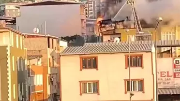 Bursa'da Çatı Yangını Kontrol Altına Alındı