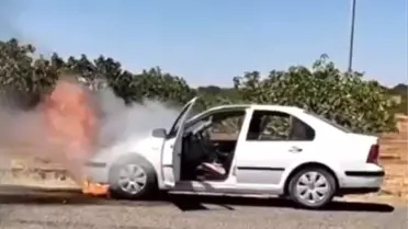 Nizip'te Otomobil Alev Aldı