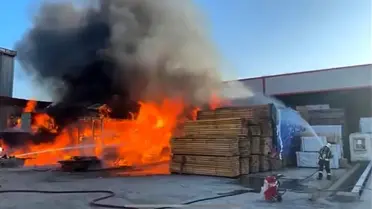 Gebze'de Kereste Deposunda Yangın