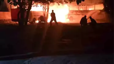 Hatay'da Park Halindeki 2 Midibüs Yandı