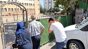 YKS Heyecanı: Kayseri'de Sınava 1 Dakika Geç Kalan Öğrenci Alınmadı