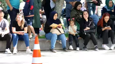 Veliler Sınav Beklerken Kamp Yaptı