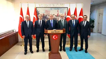 Hulusi Akar Uşak'ta Ziyarette Bulundu