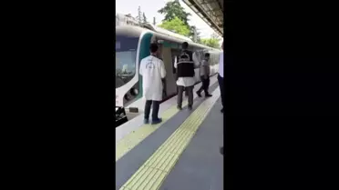 Marmaray'da bir kişi raylara atlayarak intihar etti