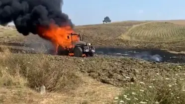 Adana'da Traktör Yangını, Baba Çocuklarını Sakinleştirdi