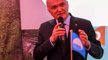 Düzce'de Ceneviz Kalesi Plajı Mavi Bayrak Aldı