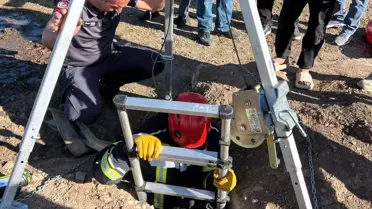 Erzurum'da İtfaiye Ekipleri Su Kuyusuna Düşen Koyunu Kurtardı