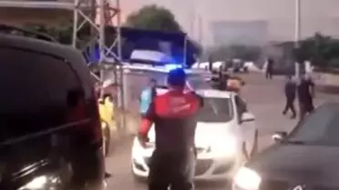 İzmir'de Orman Yangını Büyüyor