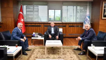 Kayseri Büyükşehir Belediye Başkanı Büyükkılıç, Şehir Gelişimine Katkı Sunanları Ağırladı