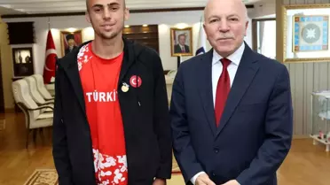 Başkan Sekmen, Balkan Şampiyonu Ömer Faruk Bozdağ'ı Tebrik Etti