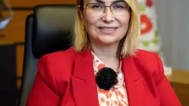 Altınova Belediye Başkanı Yasemin Fazlaca CHP'den İstifa Etti