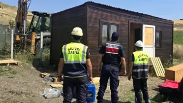 Silivri'de Ruhsatsız Yapılar Yıkılıyor