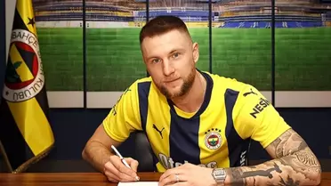 Takımda kalacak mı? Yıldız futbolcudan Fenerbahçe'ye cevap geldi 
