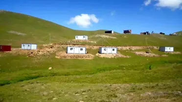 Yaylayı bir gecede konteynerler ile doldurdular