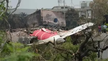 Hindistan'da Düşen Uçak Karakutularından Veri Çıkarıldı