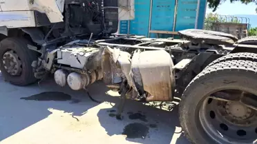 Bursa'da Tır ve Kamyonet Çarpıştı