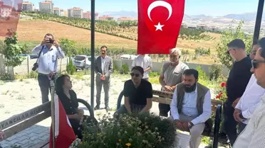 Kaymakam Dilekli'den duygusal veda: Şehit Yusuf Ataş'ın mezarı başında helallik aldı