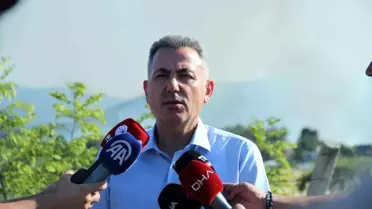 İzmir'de Orman Yangını: 3 Gözaltı, 455 Ev Tahliye Edildi