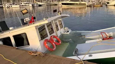 Bodrum'da Bot Çarpması Ahşap Tekneyi Yarı Batık Hale Getirdi