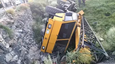 Kurtulmaya çalışırken vincin altında kalarak can verdi