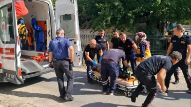 Bucak'ta Balkon Çöktü, Anne ve Kızı Yaralandı