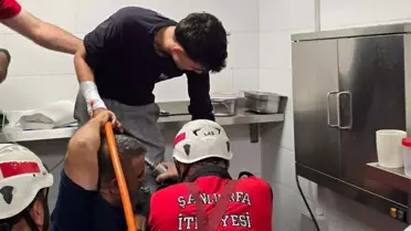 Kıyma Makinesine Eli Kaptıran Vatandaş Kurtarıldı
